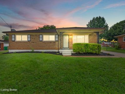 6706 Lunar Dr