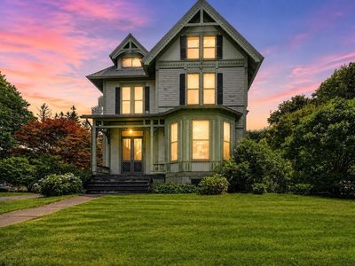 33 Gilbert St