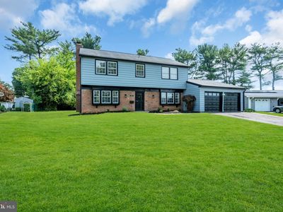 61 Triangle Ln