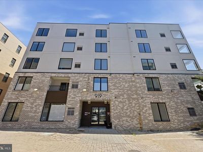 919 12th St NE #303