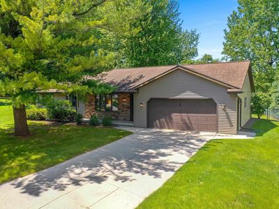 2254 Ledvina Cir