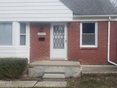 11032 Peerless St