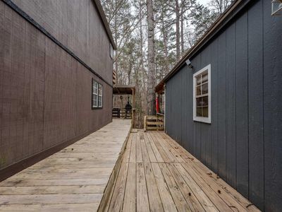 Property at 370 N Port Bass Dr, Fair Play, SC