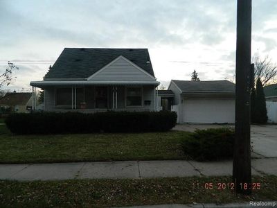 637 Park Ave