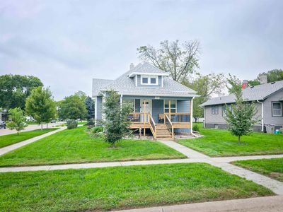 401 E Braasch Ave