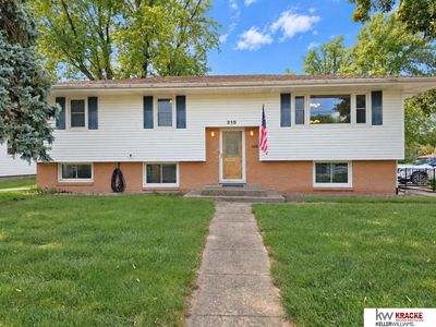 315 E 5th St