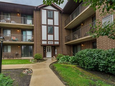 915 N York St APT 404