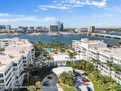 44 Cocoanut Row #222B