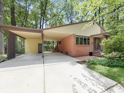 1300 Grinnell Rd