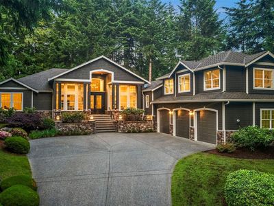 5004 Bridlepath Drive NW