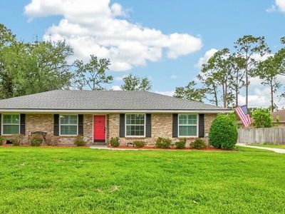 808 MAPLEWOOD Lane
