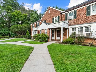 17 Robins Crescent #17