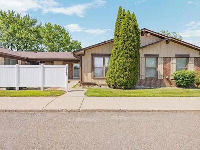 2718 Roundtree Dr