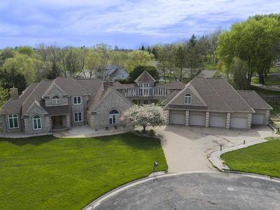 1000 Apache COURT