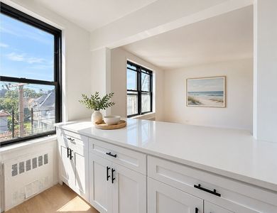 10-40 Neilson St #3N