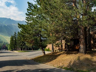 210 Skiway Dr #7