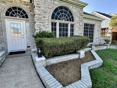 5713 Allen Ln