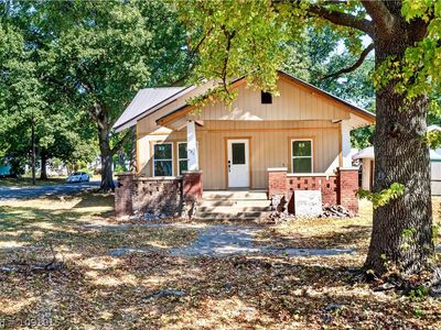 401 W Creek Ave