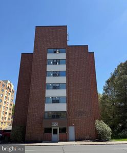 616 E College Ave APT 401