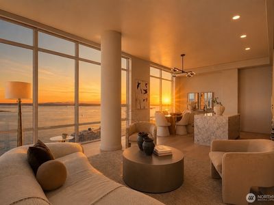 121 Stewart Street #3704