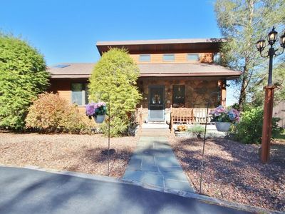 44 Lake Shore Drive S