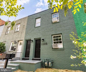 1105 16th St NE