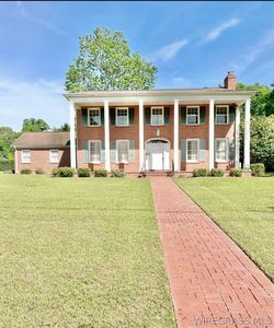 304 Simmons St