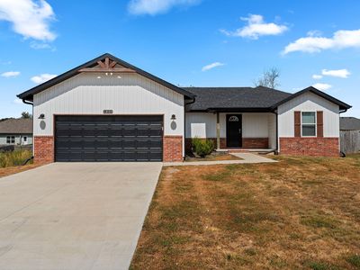 301 E Rosalie