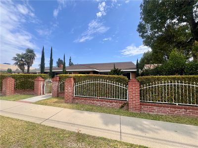 918 W Badillo St