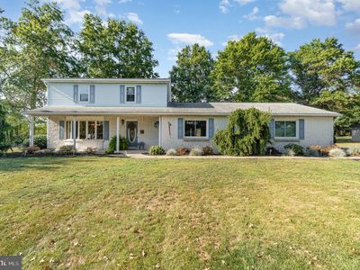 32 Lauren Ln
