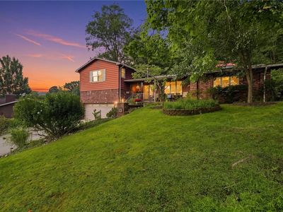 Property at 107 Jeanine Ct, Trafford, PA
