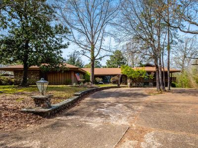 11909 Fairview Rd