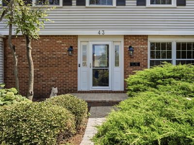 Property at 43 Dunham Pl, St Charles, IL