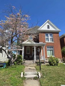 1019 Madison St