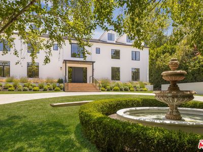 4322 Hayvenhurst Ave