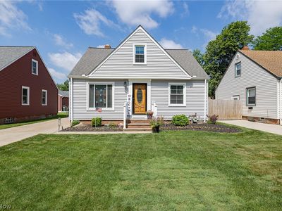 Property at 4576 Bentwood Dr, Brooklyn, OH