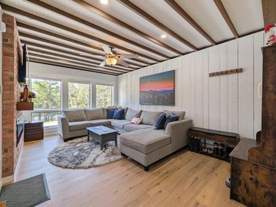 4 Lower Highlands Road #G