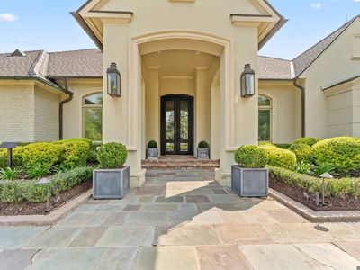 18209 N Mission Hills Ave