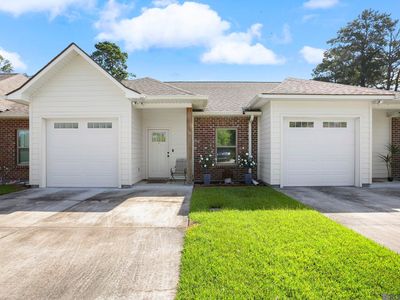 Property at 9900 Country Club Dr, Denham Springs, LA