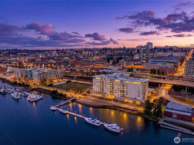 1515 Dock Street #204