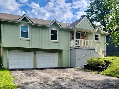 521 NE Karapat Dr