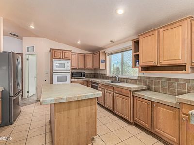 25206 W Rockaway Hills Dr