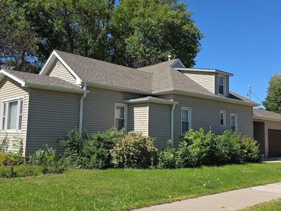 Property at 822 E 7th Ave, Mitchell, SD