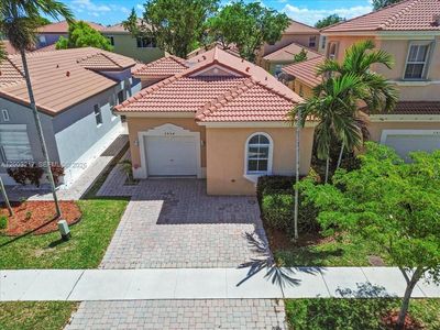 3954 NE 13th Dr