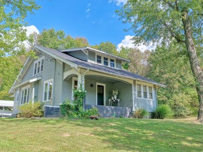 8193 Old Highway 13