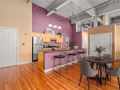 685 Social St APT 204