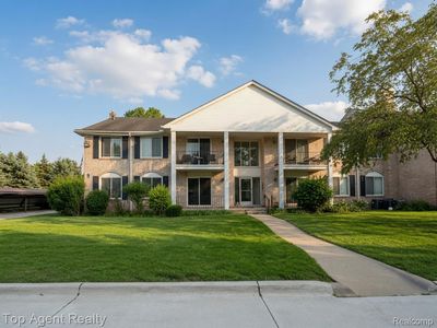 14211 Ivanhoe Dr
