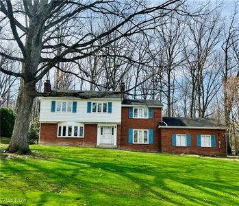 8502 Deer Creek Ln NE