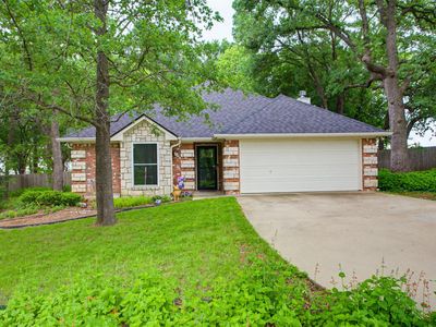 100 Deep Wood Ln