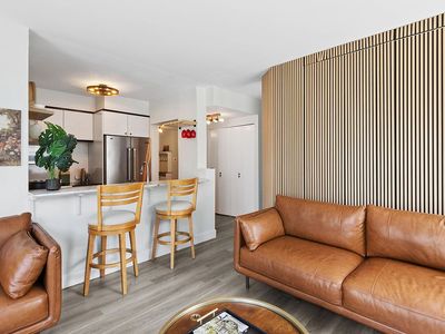 150 W 56th St APT 2810